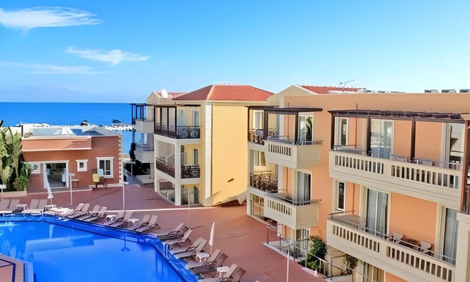 Kato Galatas Hotel | 40 m² Hotel ∙ 127 guests
