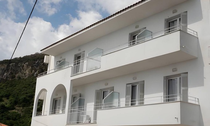 Poros Apartment | 40 m² Serviced apartment ∙ 127 guests