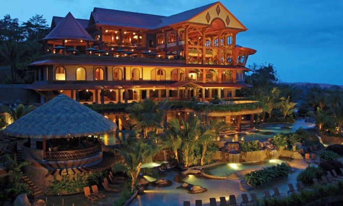 Arenal Hot Springs Resort | 425 m² Resort ∙ 5 bedrooms ∙ 127 guests