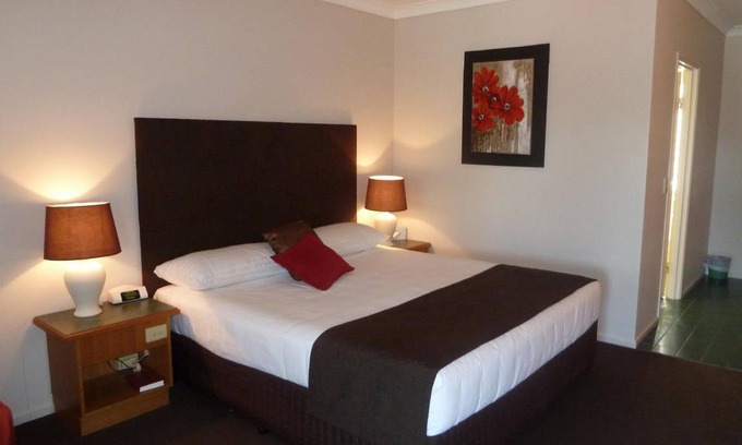 Maryborough Hotel | 48 m² Motel ∙ 8 guests