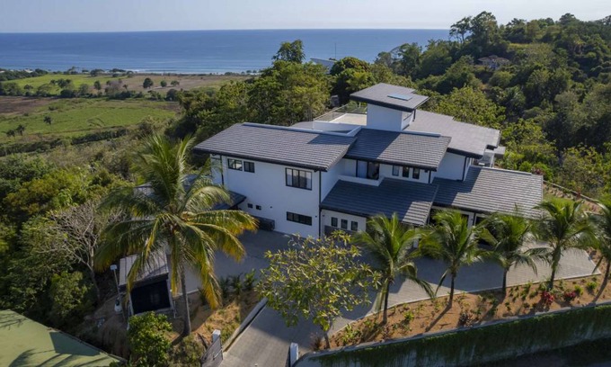 Playa Hermosa House | 500 m² House ∙ 6 bedrooms ∙ 12 guests