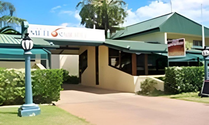 Emerald Hotel | 51 m² Motel ∙ 2 bedrooms ∙ 127 guests