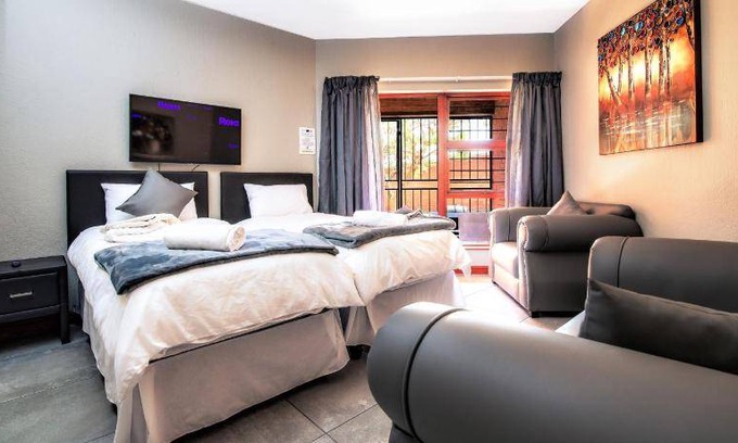 Greater Johannesburg Metropolitan Area Apartment | 60 m² Apartment ∙ 2 bedrooms ∙ 4 guests