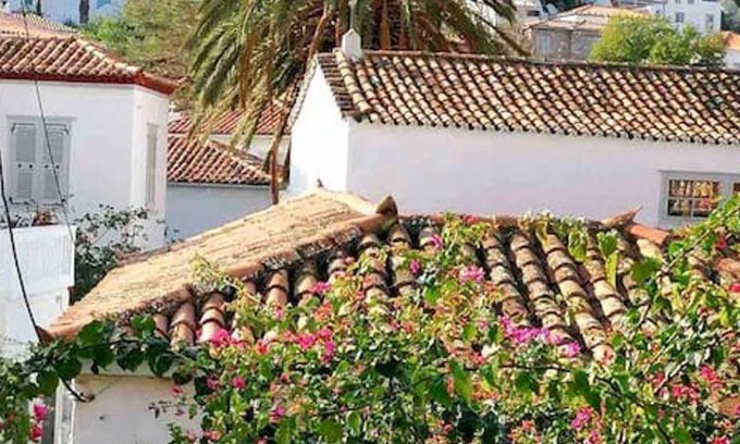 Hydra Apartment | 70 m² Apartment ∙ 2 bedrooms ∙ 4 guests
