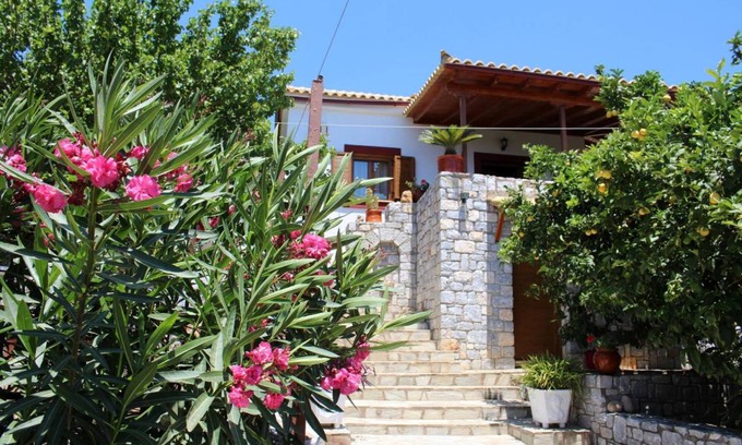 Aloizianika House | 80 m² House ∙ 2 bedrooms ∙ 4 guests