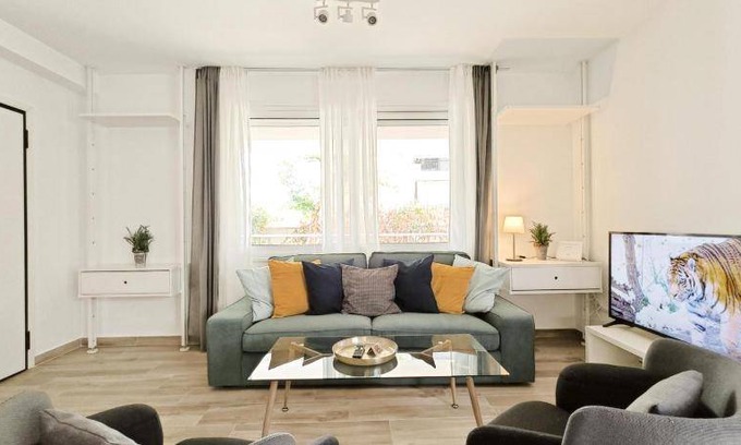 Amarousion Apartment | 81 m² Apartment ∙ 3 bedrooms ∙ 6 guests