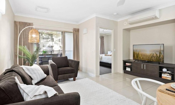 Westcourt Apartment | 91 m² Apartment ∙ 2 guests