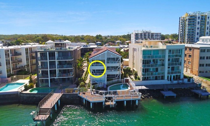 Caloundra House | Absolute Waterfront On The Pumicestone Passage