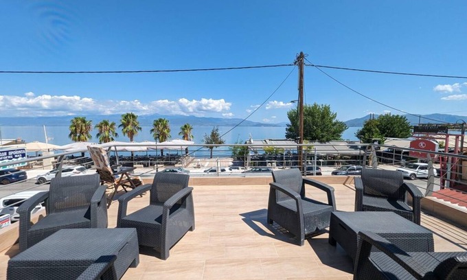 Kamena Vourla Apartment | Apartment ∙ 2 bedrooms ∙ 4 guests