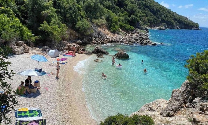 Vassiliki Apartment | Apartment 'Studios and Apartments Thomas 14' with Sea View, Wi-Fi and Air Conditioning