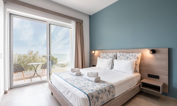 Pefkos Apartment | Apartment 'Tesoro Del Mare with Sea View 3' with Sea View, Private Terrace and Wi-Fi