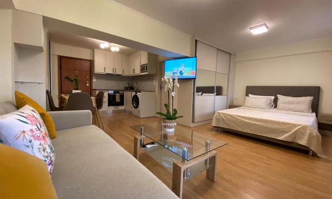 Glyfada Apartment | Athens Glyfada A warm home on the Aegean Sea 2