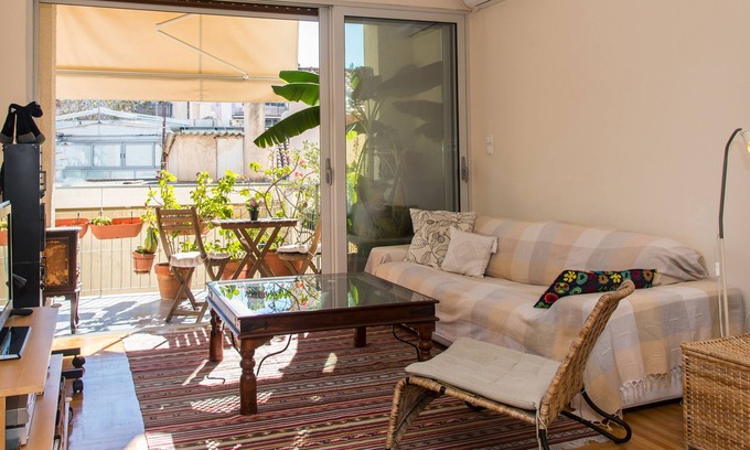 Thissio House | Beautiful apartment viewing Acropolis, at the heart of the historical center