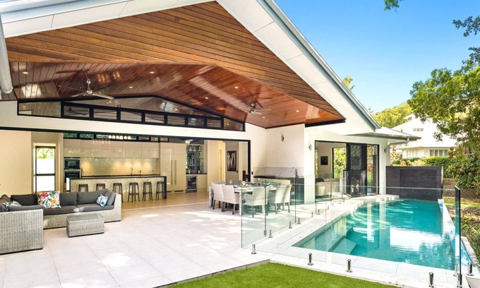 Palm Cove House | Belle Escapes 58 Ocean Dr Palm Cove