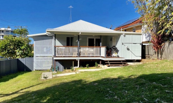 Kings Beach House | Blue Beach House – Unwind at this stunning beachside cottage in Kings Beach