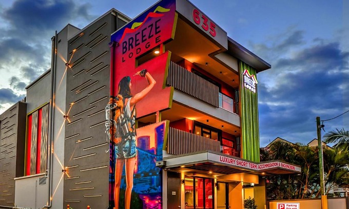 Kangaroo Point Hostel | Breeze Lodge