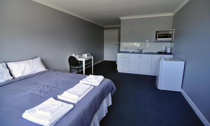 Bongaree Bed & Breakfast | Bribie Island Square