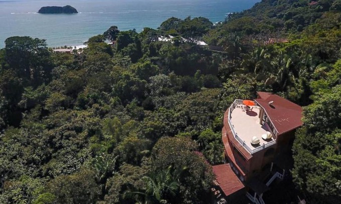 Manuel Antonio Villa | Casa Castillo, 3 or 6 Bdr, Manuel Antonio, Ocean view