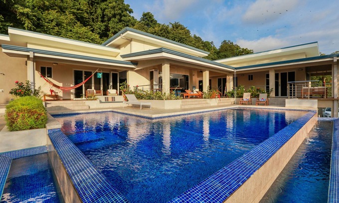 Carmen Villa | Casa Juliet - Breathtaking Ocean/Surf Views in a dreamy 4BR Villa!