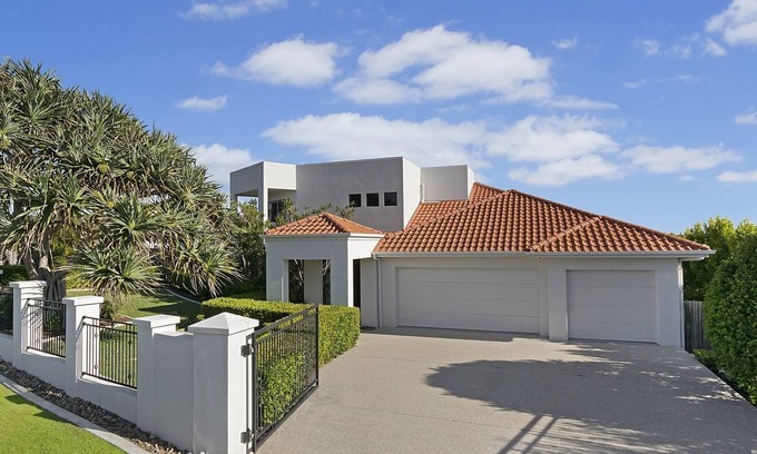Castaways Beach House | Castaways Beachside Family Retreat - 44 Driftwood Drive
