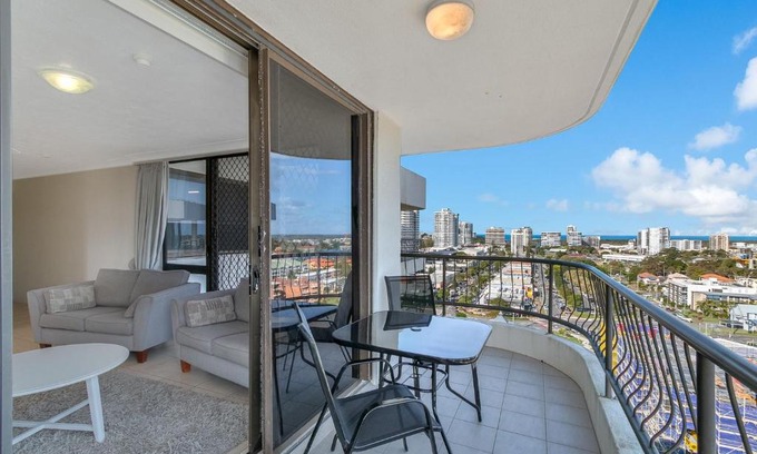 Coolangatta Apartment | Chateau Royale Unit 36