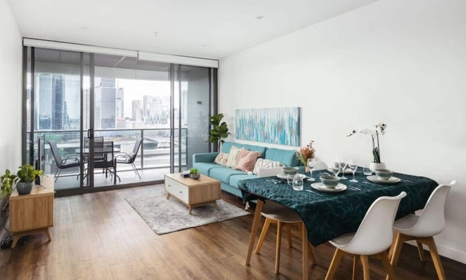 South Brisbane Apartment | City&Riverview 2BD Apartment w Prime Location