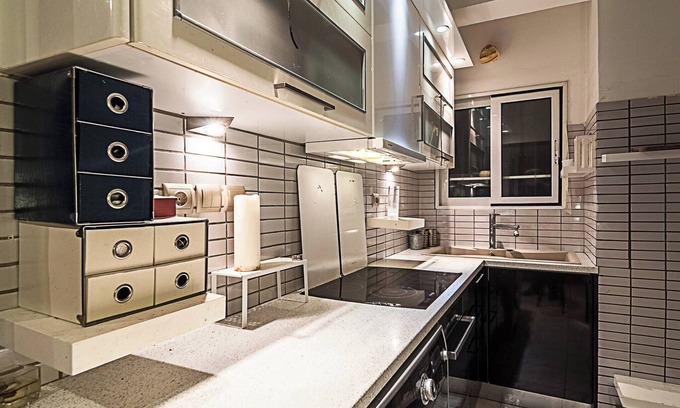 Vyronas Apartment | "cityscape-zen-penthouse"