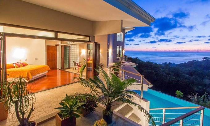Uvita Villa | Colores del Viento Villa: Breathtaking Ocean Views