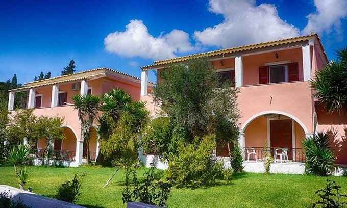 Agios Georgios Pagon Apartment | Dora Ferienwohnung 4 - in ruhiger Lage nur 300m vom Sandstrand entfernt - in der Bucht von Agios Geo