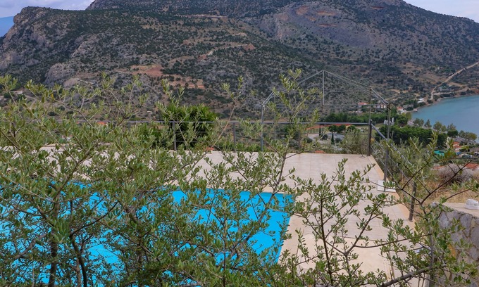 Chouliarades Villa | Eagle Nest Villa