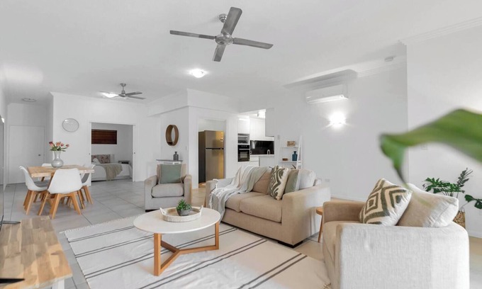Cairns Central Business District Apartment | Eclipse A Poolside Family Escape in the CBD