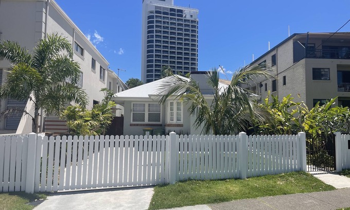 Gold Coast House | Entire Beach House 100ms to Beach Freshly Renovated