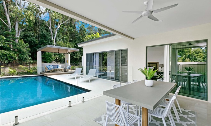 Palm Cove House | ESPRIT 10 LUXURY RETREAT