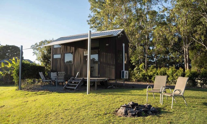 Perwillowen House | Hill Creek Tiny House 1 by Tiny Away