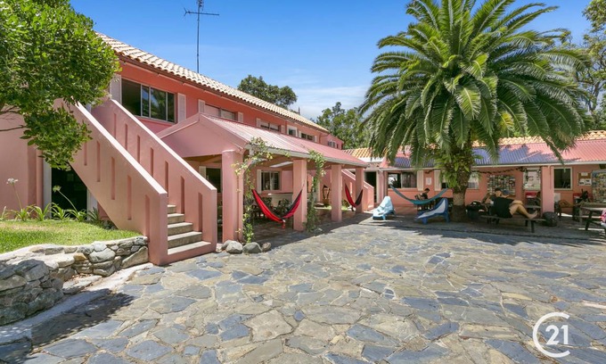 Sunshine Beach Hostel | Hostel ∙ 10 guests