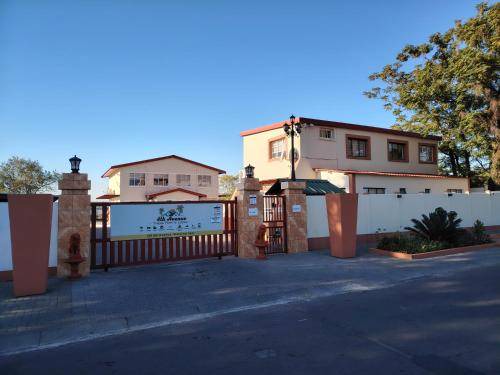 Rustenburg Hotel | Hotel ∙ 2 bedrooms ∙ 6 guests