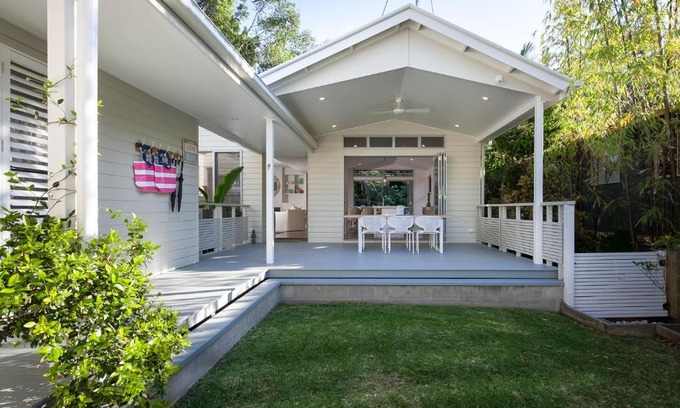 Yaroomba House | Indigo Blue