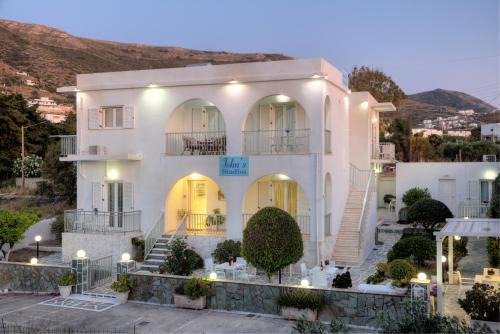 Paros Apartment | John's Rooms & Studios