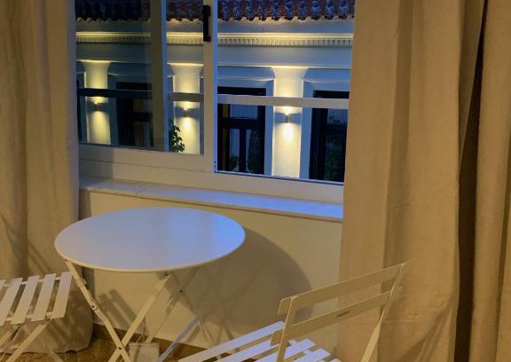 Monastiraki Apartment | Just a 2Bd Central Apartment * Top Location *