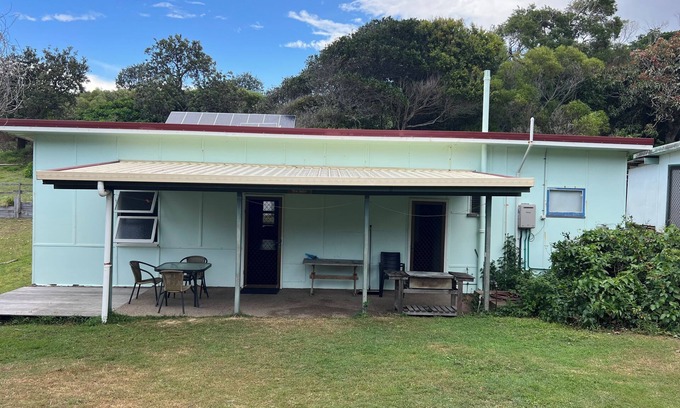 Happy Valley House | βοΈπ£π π π£βοΈ K'gari Lodge Beach/Fishing Shack in Happy Valley