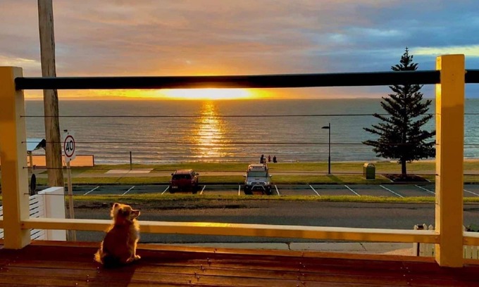 Scarborough House | KiteSurfer with Views to Queens Beach and accross to Moreton Island
