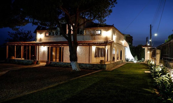 Saronikos Villa | Lagonissi Luxury-Comfort-Private Residence