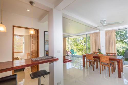 Valle Pura Vida Apartment | Lapa Roja, 2BR Ocean View Apartment in Villa Mar y Sol, Nature