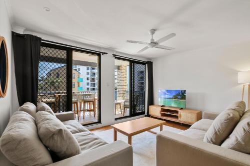 Kings Beach Apartment | Levuka Unit 12 14 Moreton Pde