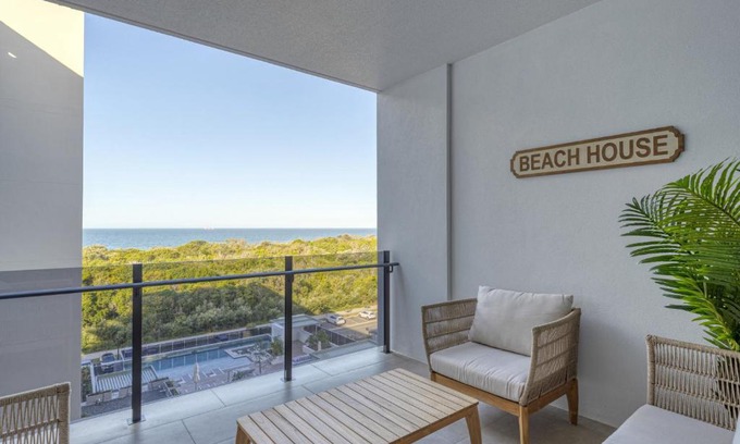 Bokarina Apartment | Lush Beachfront Living with Parking, Pool and BBQ