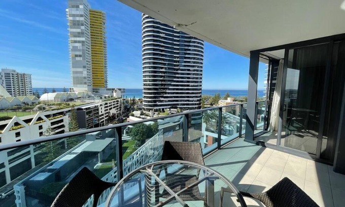 Broadbeach Apartment | Luxury Oracle Central Broadbeach 906
