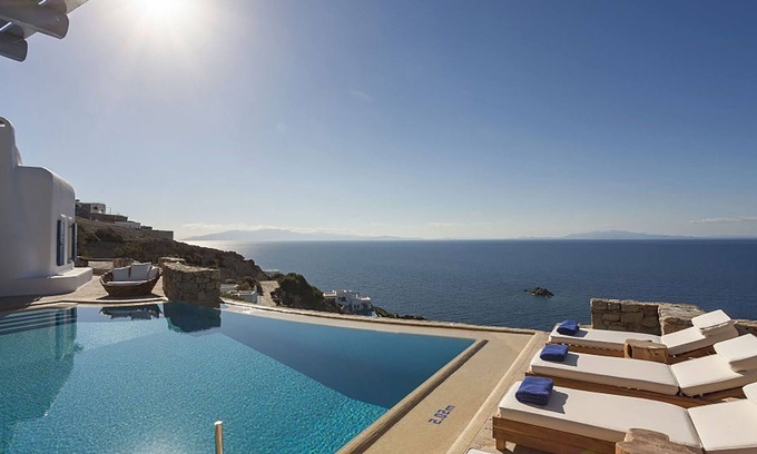 Paraga Villa | My Rental Homes - Villa Ipoliti with pool surrounded by comfortable loungers