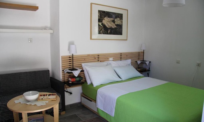 Kala Nera Apartment | PLATANOFYLLA Studio No12