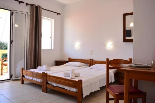 Agia Marina Apartment | Raph's Studios-Apts By The Sea