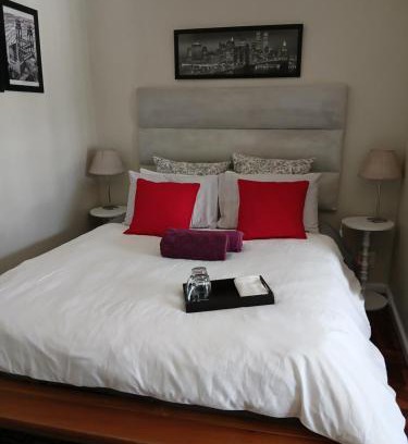 Milnerton House | Rusticana Room1